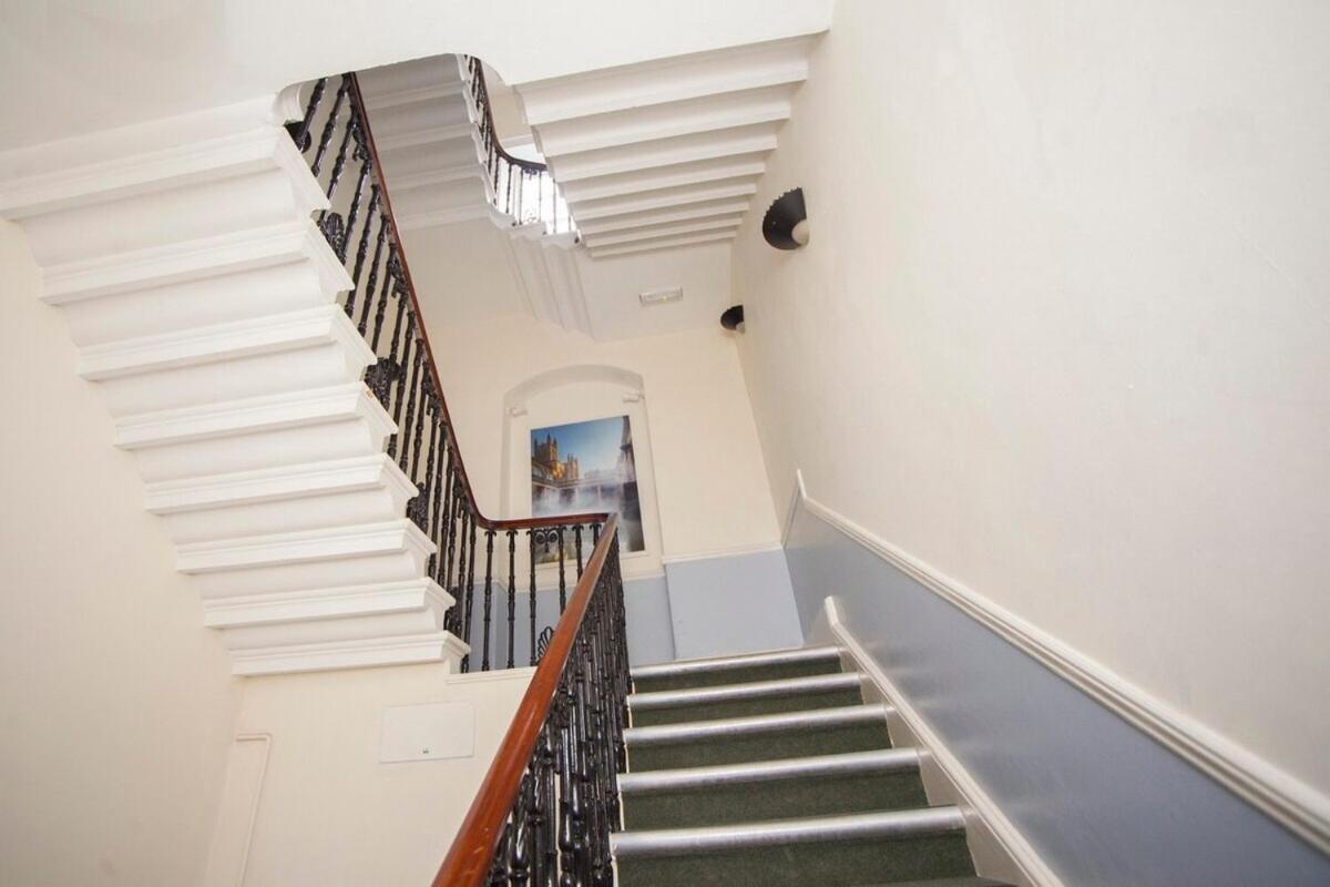 Stylish City Centre Apartment - Bath Esterno foto