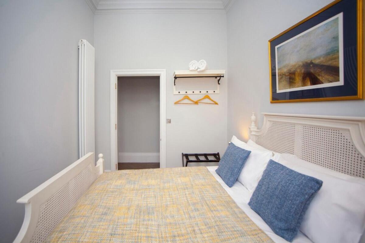 Stylish City Centre Apartment - Bath Esterno foto