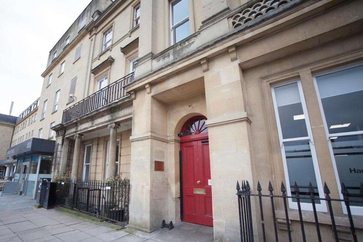 Stylish City Centre Apartment - Bath Esterno foto