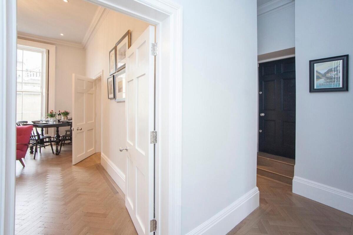 Stylish City Centre Apartment - Bath Esterno foto