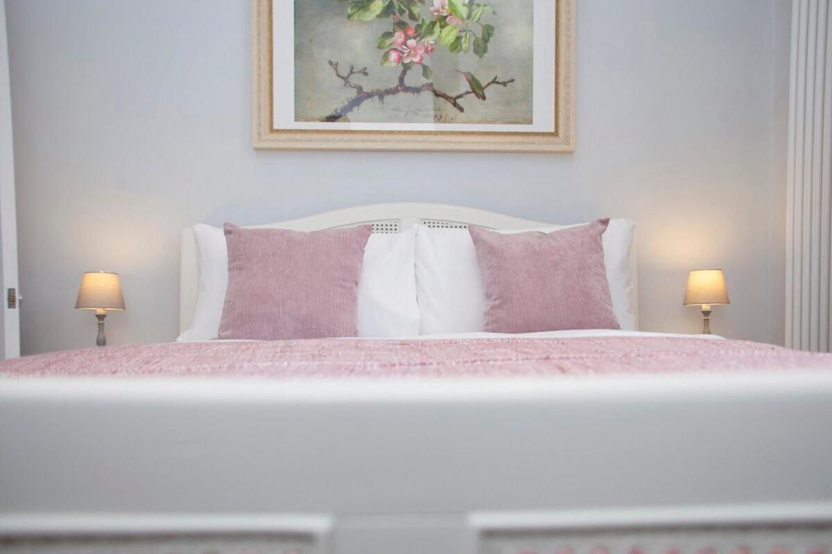 Stylish City Centre Apartment - Bath Esterno foto